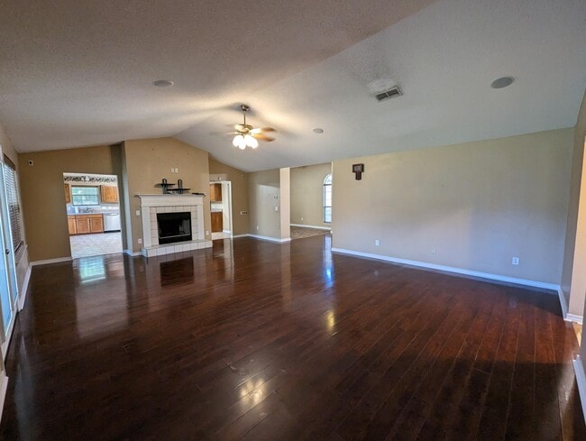 Foto del edificio - 7359 Brevard St