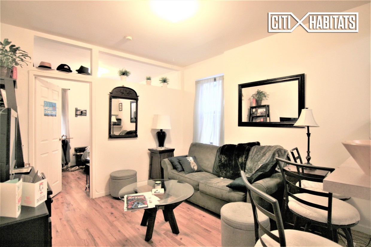 Primary Photo - 509 E 12th St