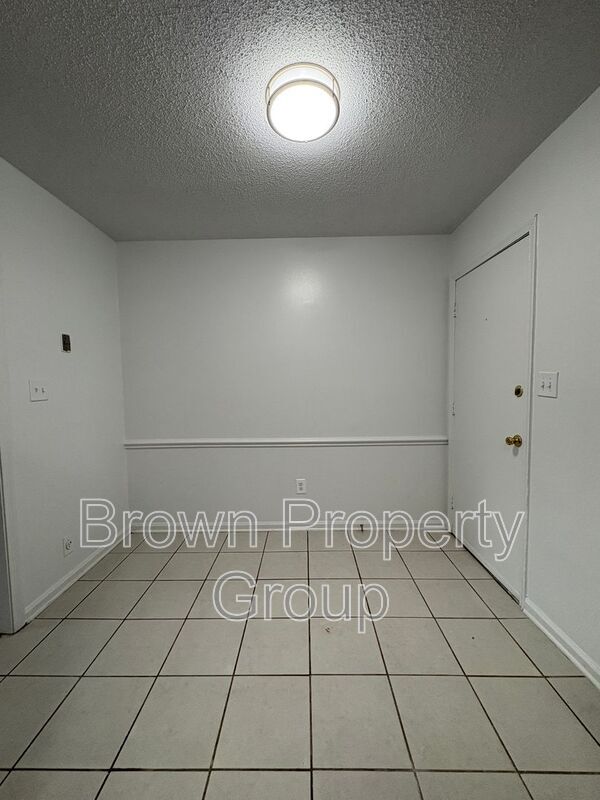 Building Photo - 2127 Grand Prix Dr
