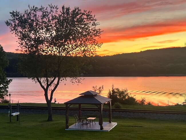 Building Photo - 164 Military Hwy