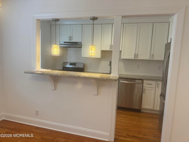 Building Photo - 283 Spring St