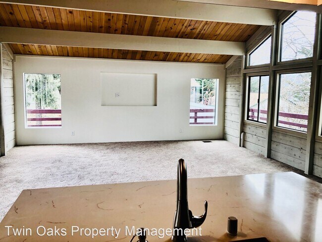Building Photo - 4 br, 3 bath House - 1000 Eagle Ln