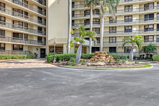 Foto del edificio - 9550 S Ocean Dr