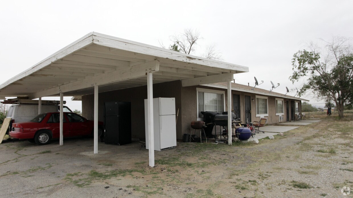 Building Photo - 11721 White Ave