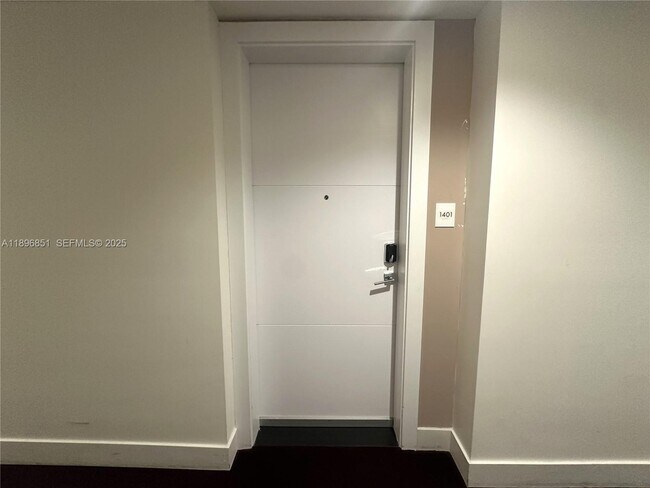 Foto del edificio - 2000 Metropica Wy