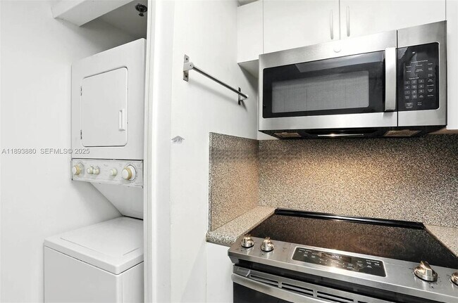 Foto del edificio - 2415 NW 16th St Rd