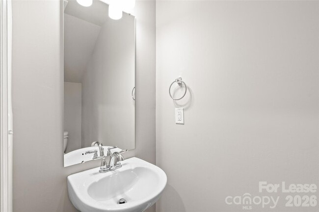 Foto del edificio - 7017 Stoney Wood Ln