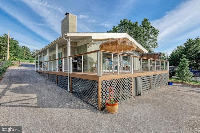 Building Photo - 366 Lake Meade Dr