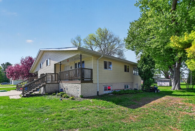 Building Photo - 7827 Clinton Rd