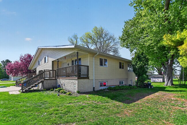 Foto del edificio - 7827 Clinton Rd
