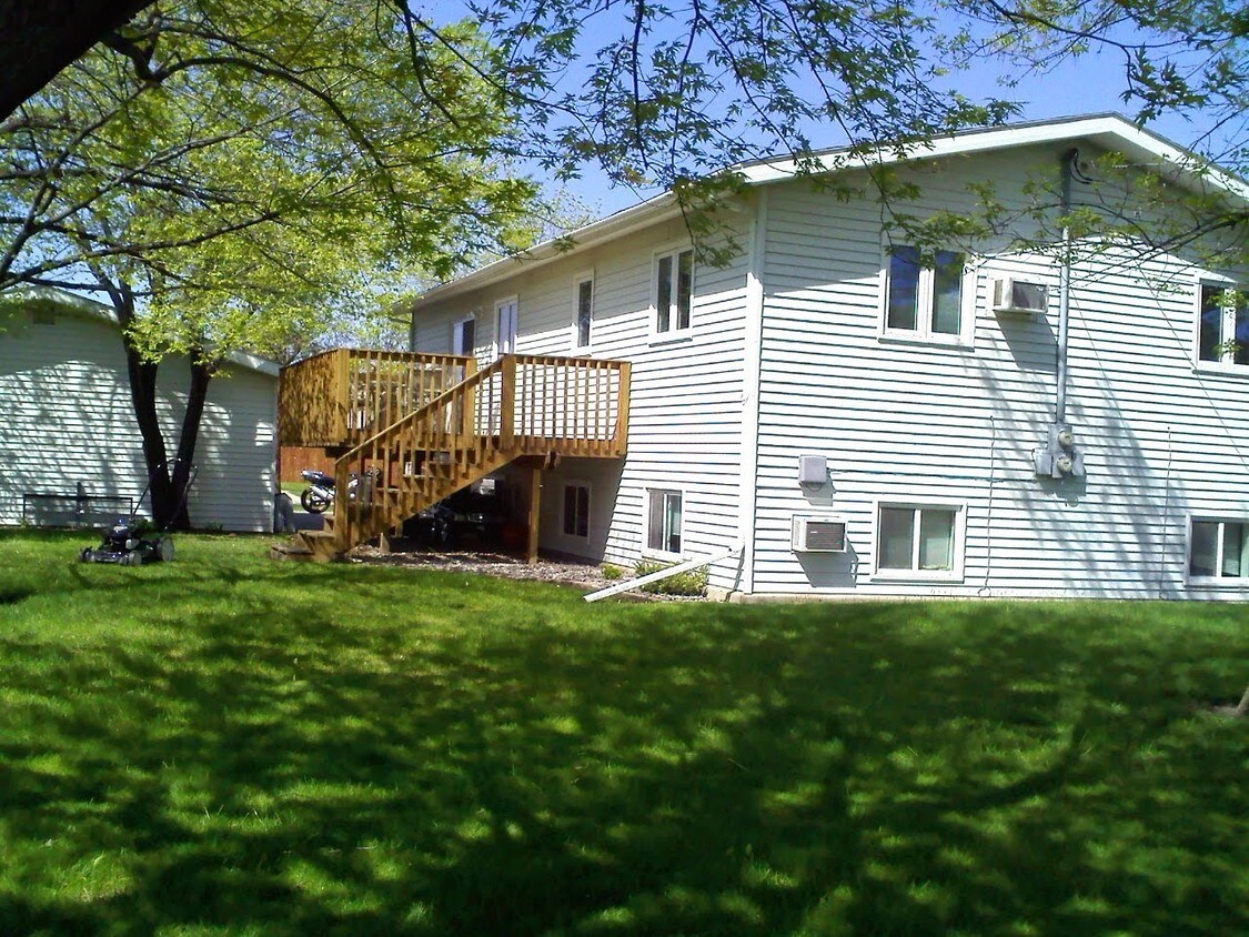 Primary Photo - 601 2nd Ave E