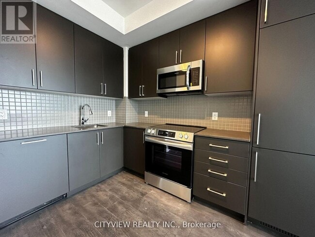 Photo du bâtiment - 2450 Old Bronte Rd