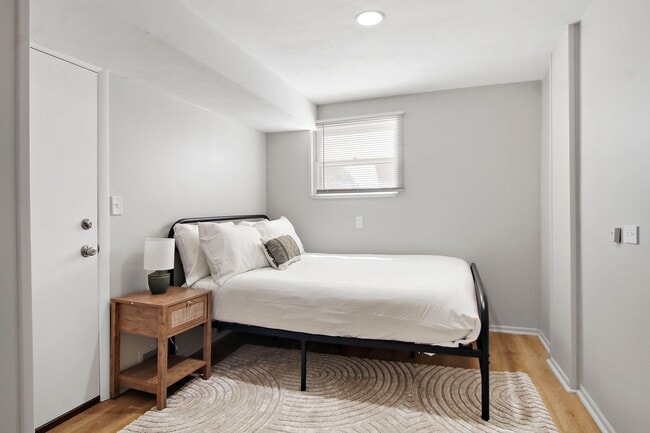 Building Photo - Arlington Heights Rental