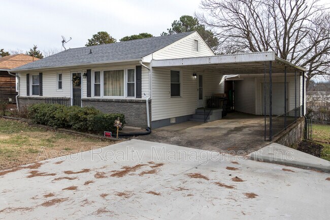 Building Photo - 2702 Cecil Ave