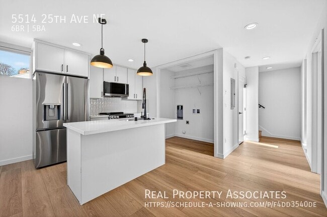 Building Photo - 5514 25th Ave NE