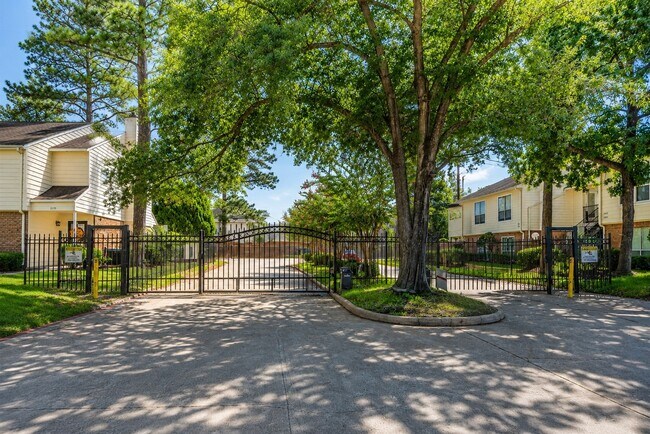 Building Photo - 14555 Wunderlich Dr