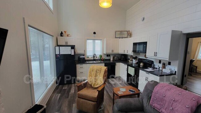Foto del edificio - 4217-4217 Trinity Rd