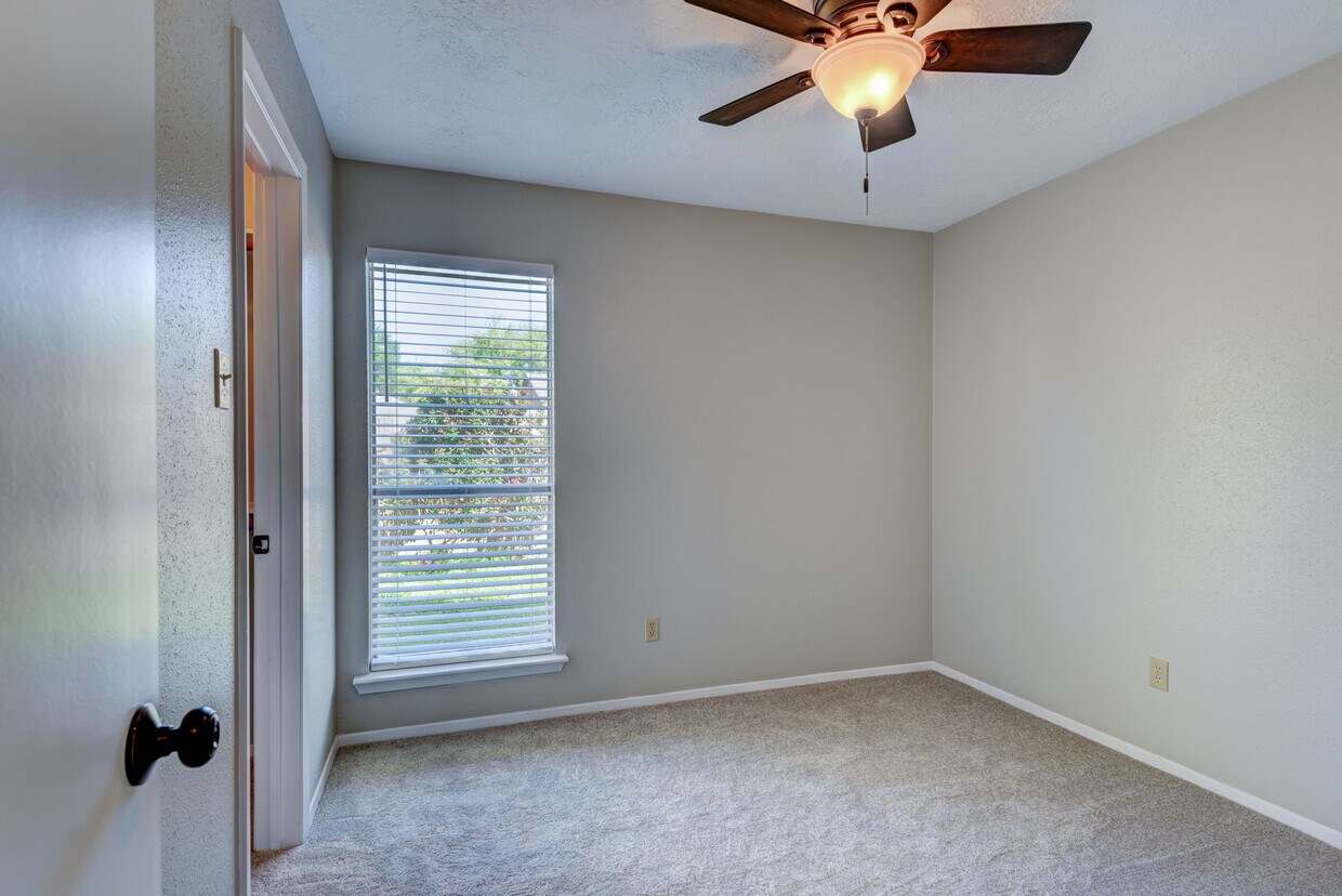 Foto principal - 412 Meadowpoint Dr