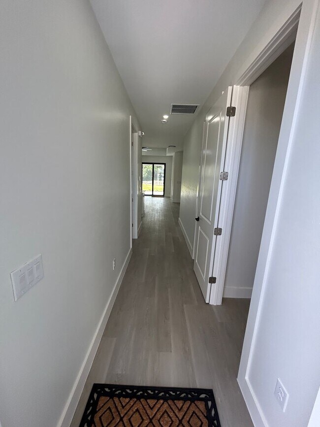 Foto del edificio - Luxury duplex unit for rent