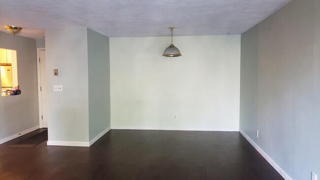 Foto del edificio - 11 Riverside Ave