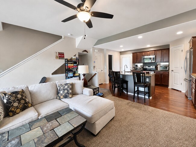 Foto del edificio - Stunning 3-bedroom townhouse with breathtaking Pikes Peak views!