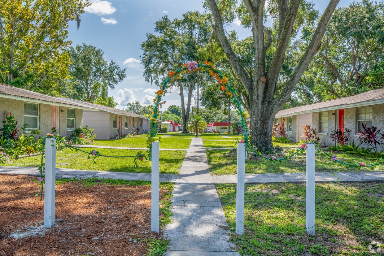 Lexington Court - Lexington Court
