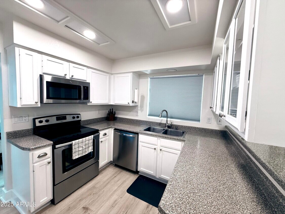 Foto principal - 12226 S 45th St