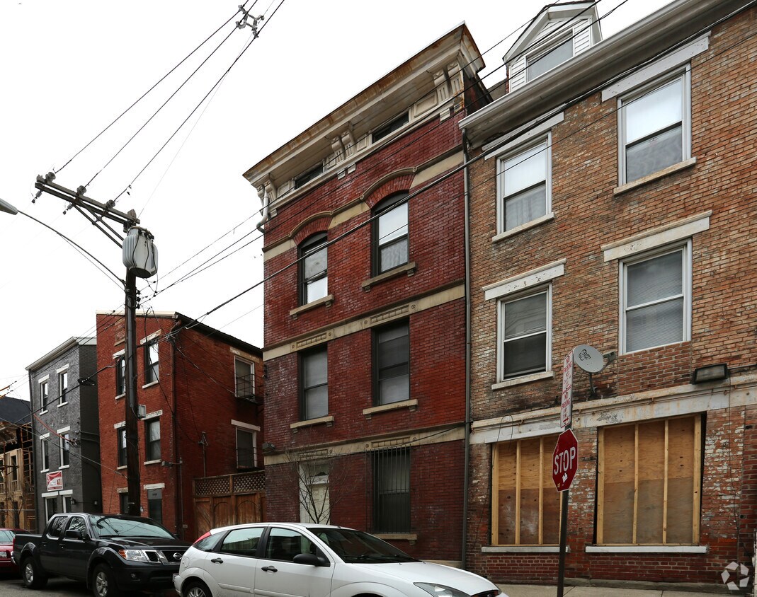 Building Photo - 1402 Republic St