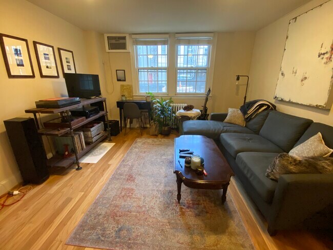 Foto del edificio - 2032 Belmont Rd NW