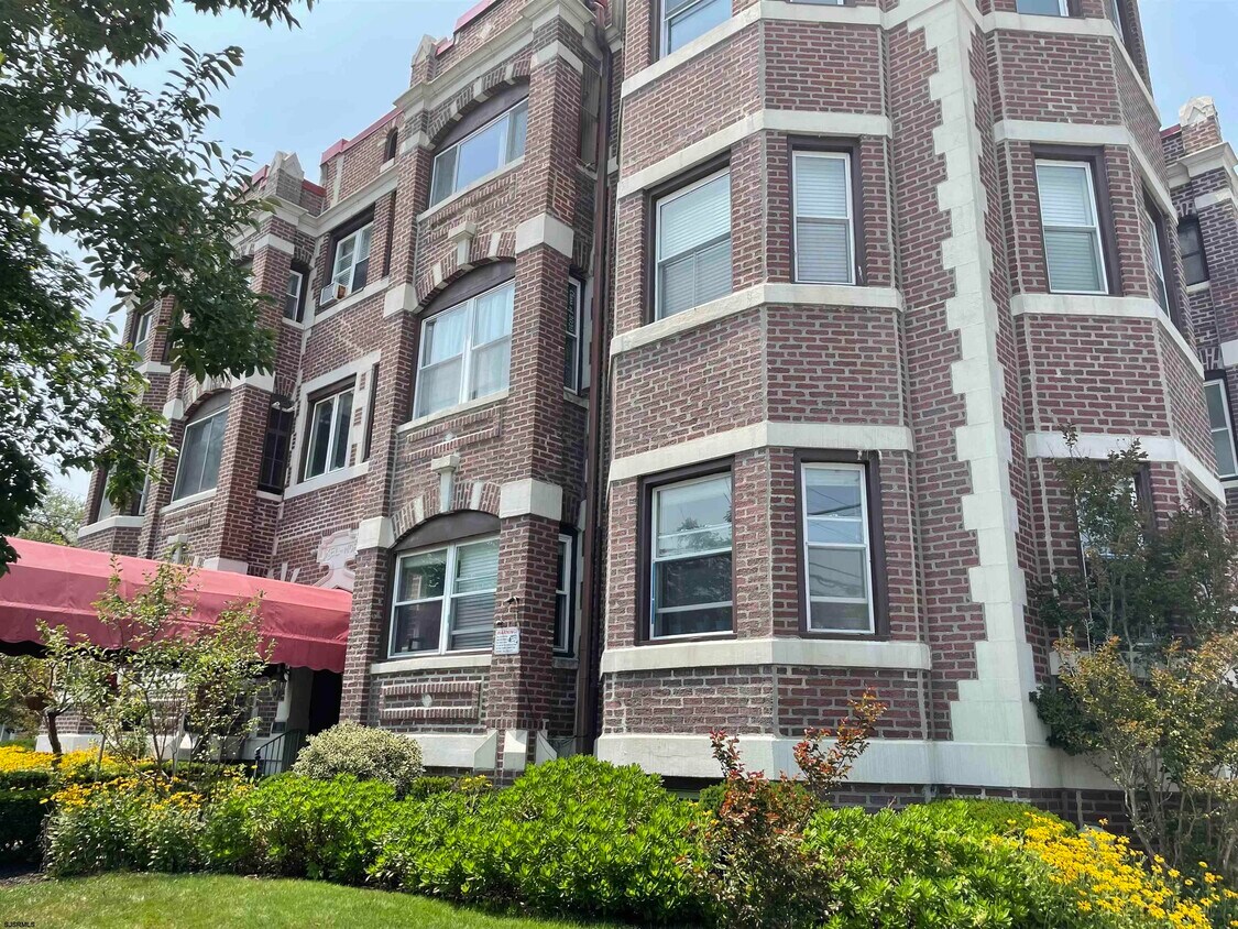 Primary Photo - 4401 Atlantic Ave