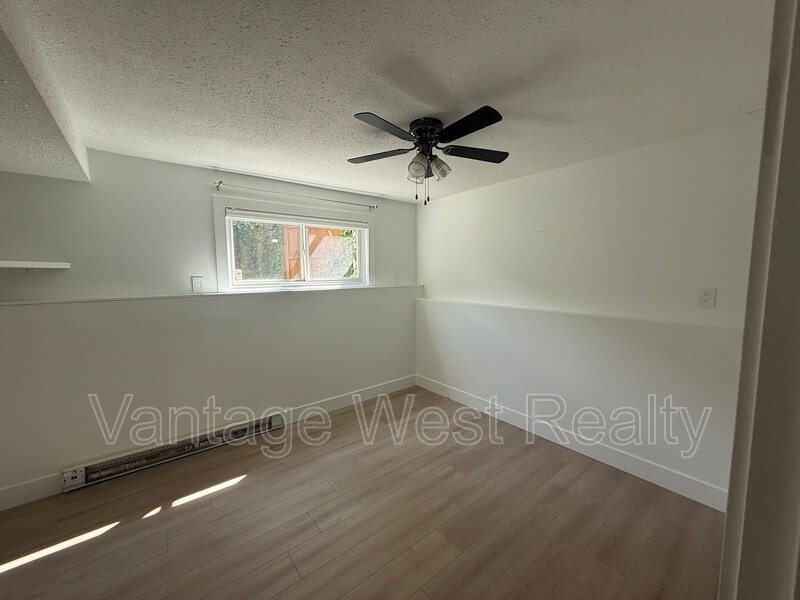Photo principale - 907-907 Sutherland Ave