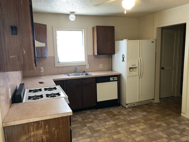 Foto del edificio - 2831 E 7th St