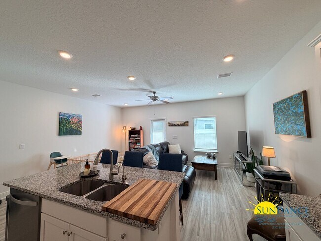Foto del edificio - Comfortable & Convenient 2-Story Townhome in Santa Rosa Beach!