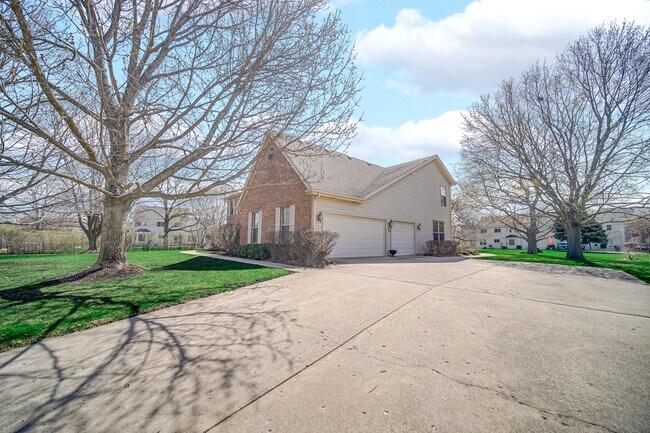 Foto del edificio - 2872 Whispering Oaks Ct