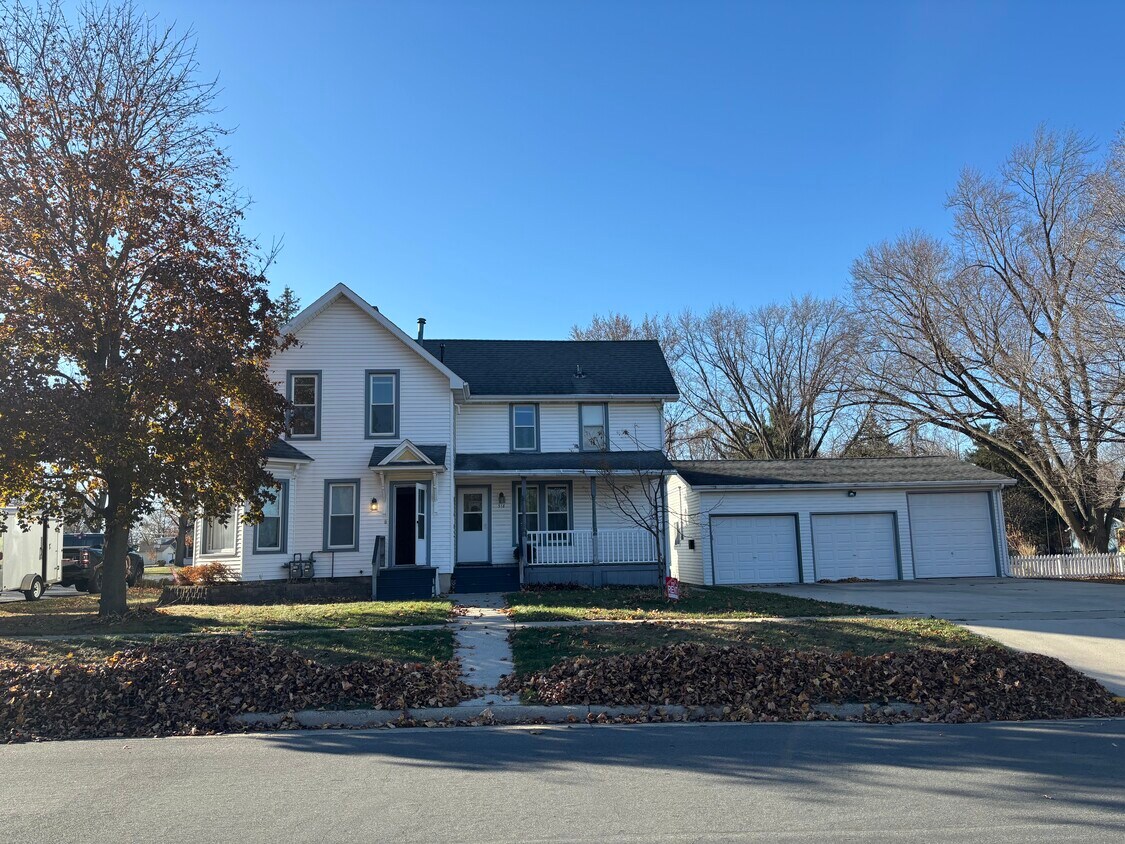 Primary Photo - 318 Cramer St