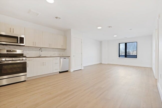 Building Photo - 276 Reock St