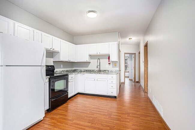 Building Photo - West Lovell 2-Bed/1-Bath upstairs apartment, 789 sq. ft. - Ask about our Security Deposit Alterna...