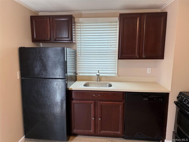 Building Photo - 462 Moriches Rd