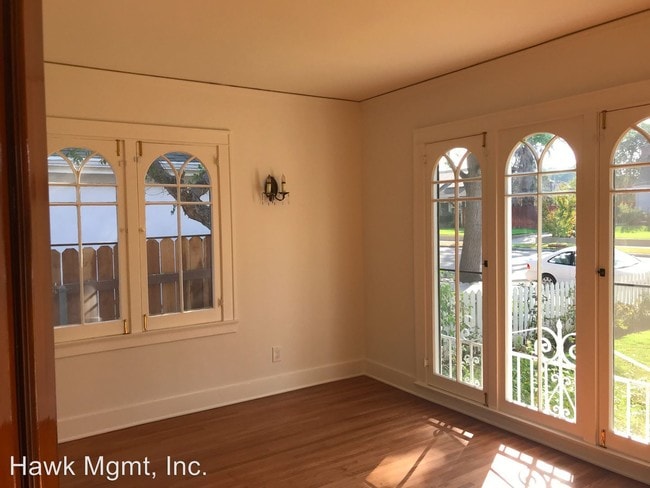Building Photo - 4 br, 2 bath House - 614 N. Curtis Ave.
