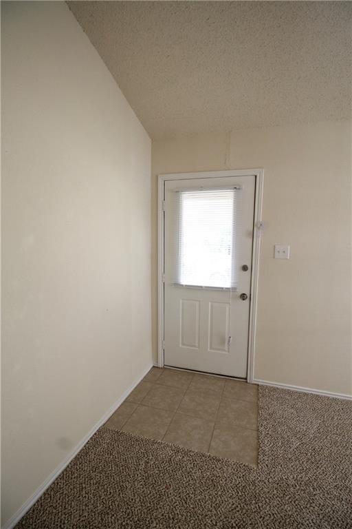 Building Photo - 748 Versailles St