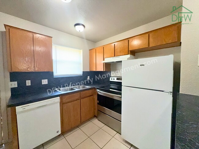 Building Photo - Charming 2-Bed, 2-Story Townhome for Lease in Killeen