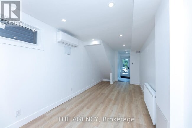 Building Photo - 428 Woodfield Rd.