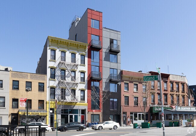 Foto del edificio - 475 Grand St