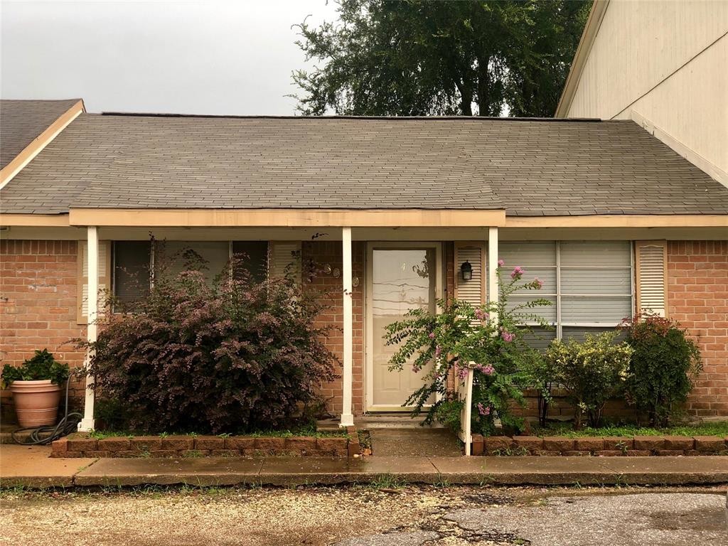 Primary Photo - 3302 Burke Rd