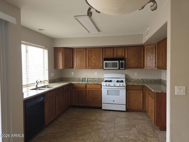 Foto del edificio - 16654 W Culver St