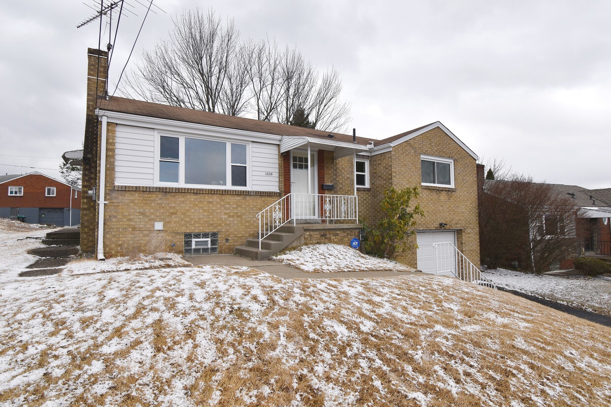 Primary Photo - 1559 Orchardview Dr