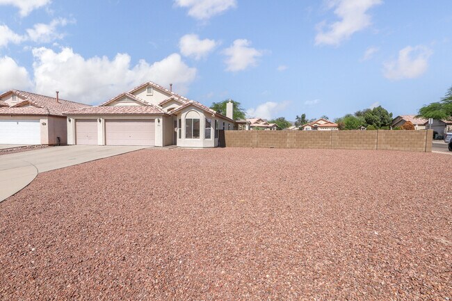 Foto del edificio - 2921 River Creek Pl