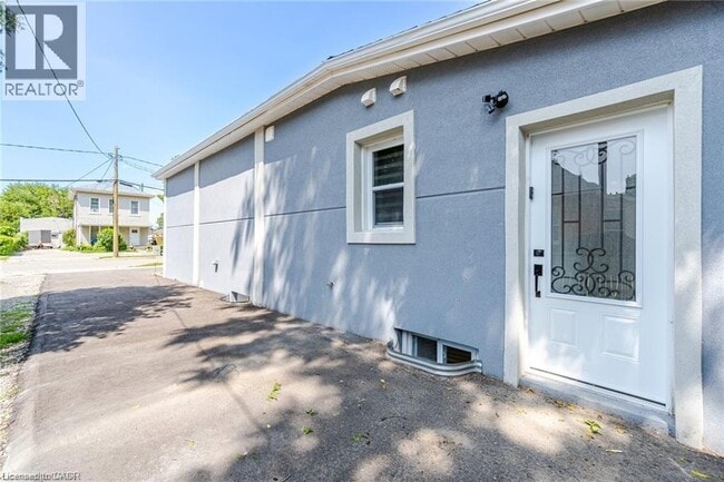 Building Photo - 331 Rawdon St