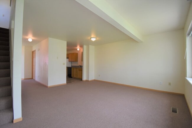 Foto del edificio - Centrally Located 3b 1.5ba Rose Park Townhouse with Garage and Patio!