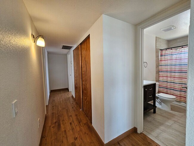 Building Photo - Home For Rent in Imperial